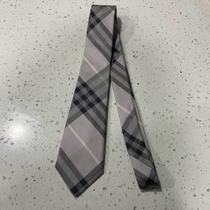NWOT Pink & Grey Burberry Skinny Check Tie